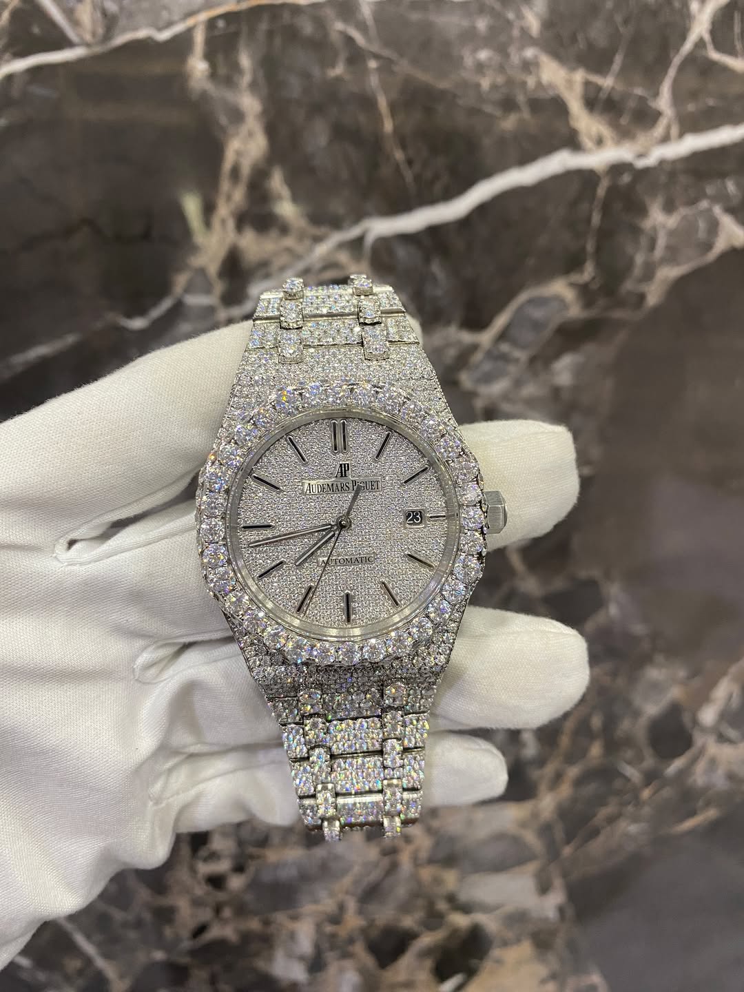 Montre Audemars Piguet - Full Iced Moissanite Diamonds By NCCO