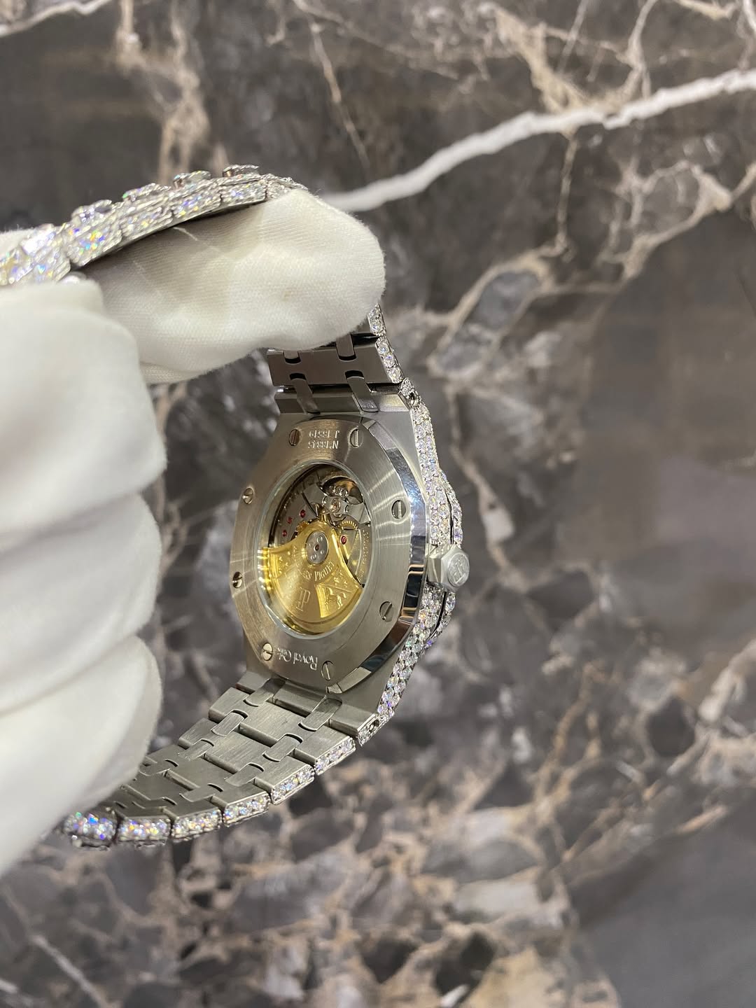 Montre Audemars Piguet - Full Iced Moissanite Diamonds By NCCO