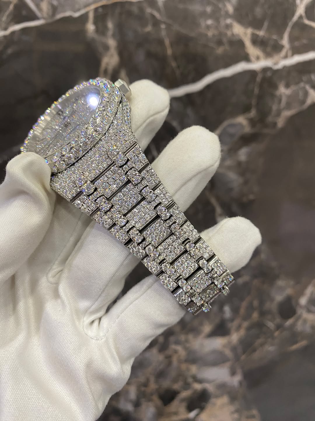 Montre Audemars Piguet - Full Iced Moissanite Diamonds By NCCO