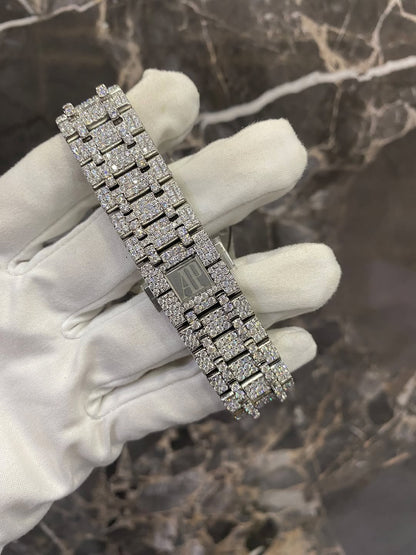 Montre Audemars Piguet - Full Iced Moissanite Diamonds By NCCO